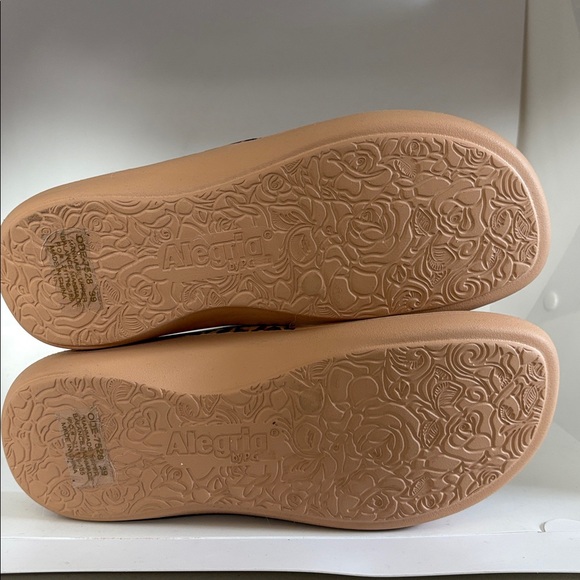 New Leopard Animal Print Alegria Ode Sandals - Fierce 39 M - Picture 6 of 6